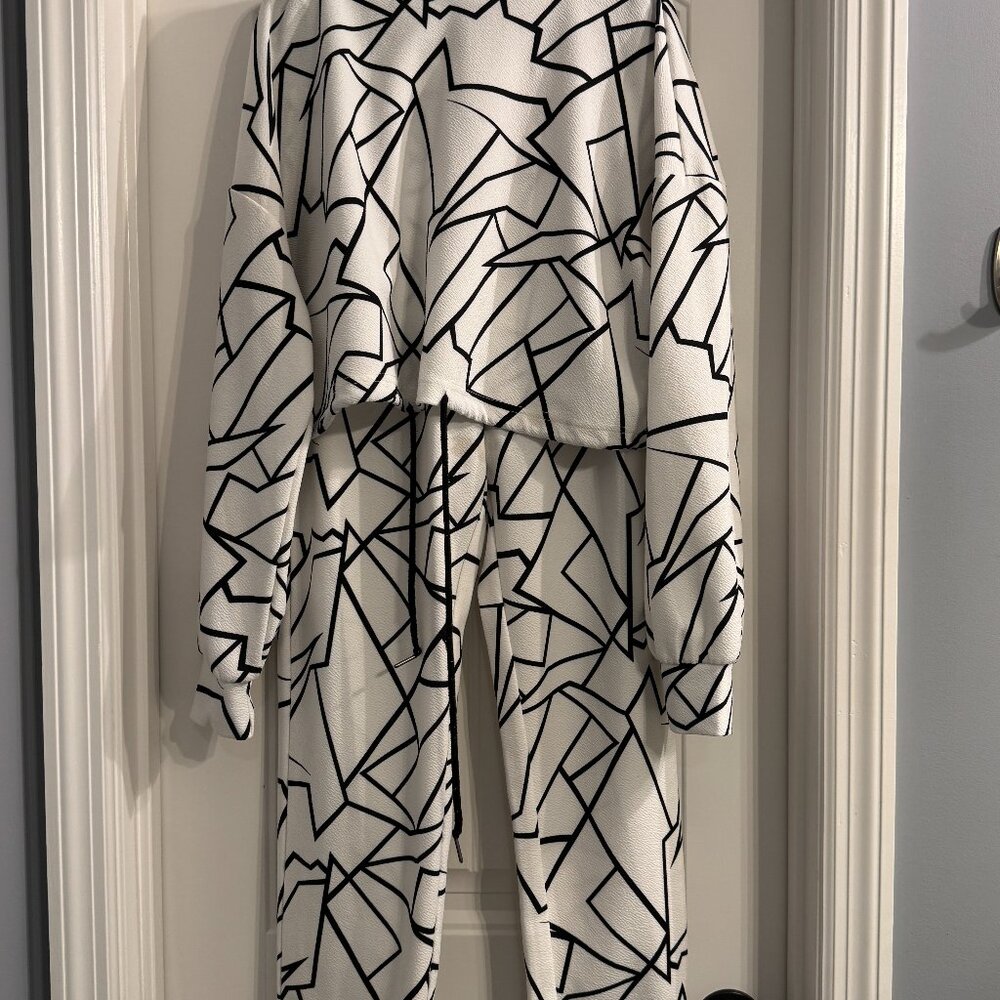 Geometric 2 piece set